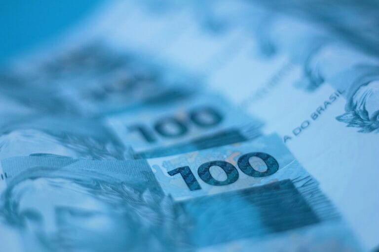 Jak zmieniał się rekord transferowy w piłce nożnej? Od 100 funtów do 222 mln euro