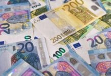 Jak zmieniał się rekord transferowy w piłce nożnej? Od 100 funtów do 222 mln euro