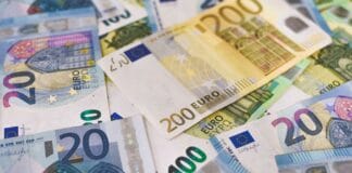 Jak zmieniał się rekord transferowy w piłce nożnej? Od 100 funtów do 222 mln euro
